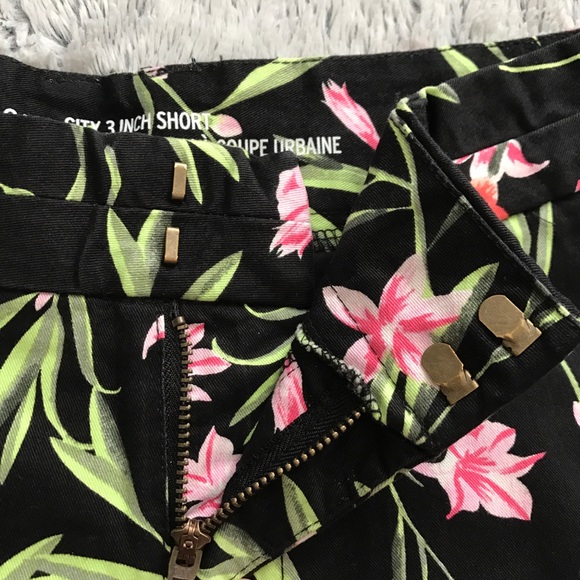 BOGO! Gap Floral Shorts (Sz 0 left) - Picture 5 of 8